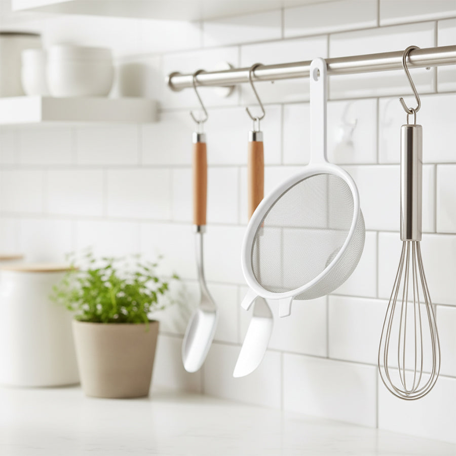 Weißes Sieb (15 cm/6 Zoll) mit Edelstahlgewebe