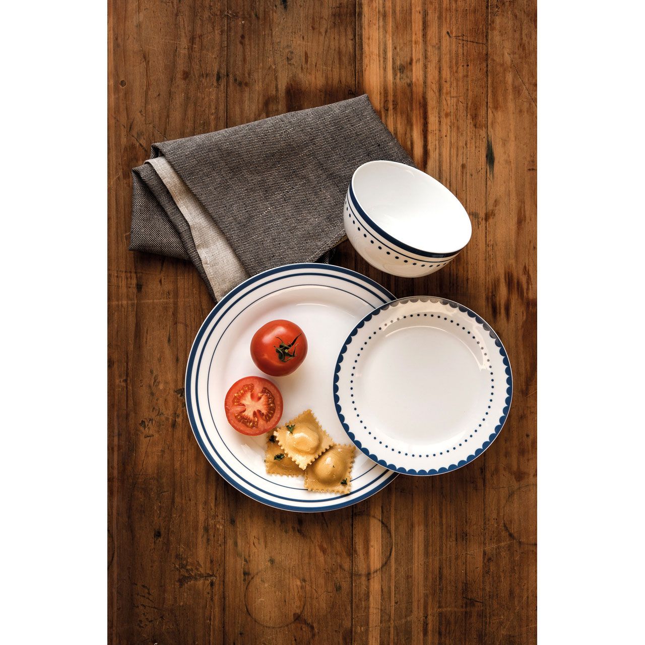 Avie Blue 12-teiliges Saturn-Essgeschirr-Set