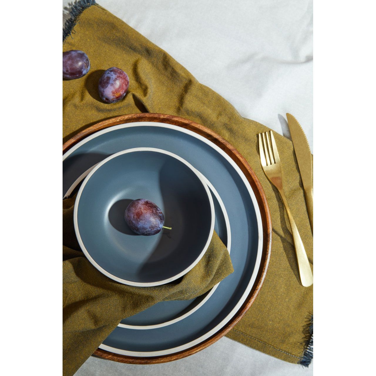 12-teiliges graues Speiseservice mit weißem Rand